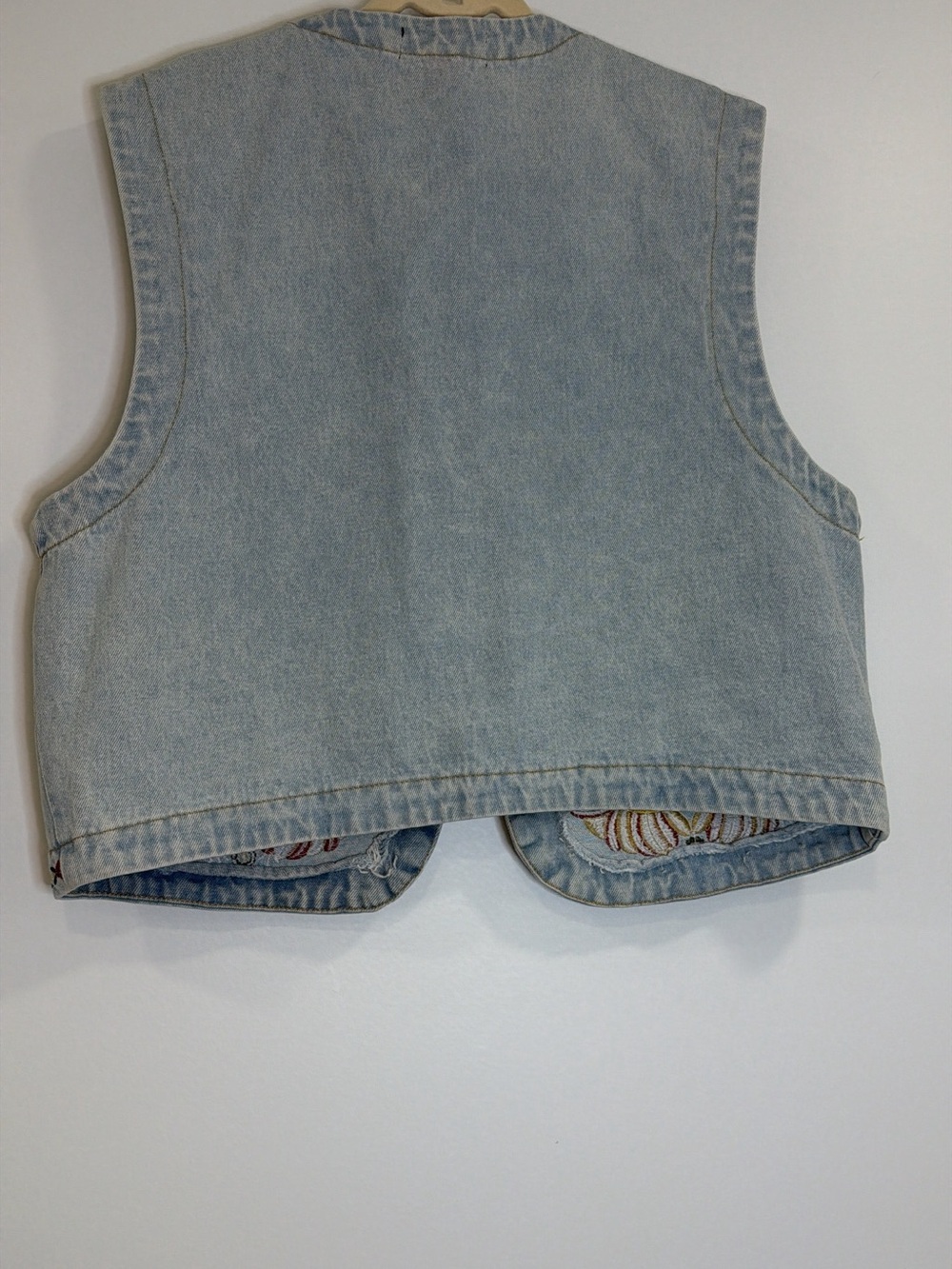 ITOO Embroidered Light Wash Denim Vest in Multicolor - Picture 3 of 3